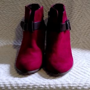 Carlos Santana burgundy casual boots. Size 6 1/2 M